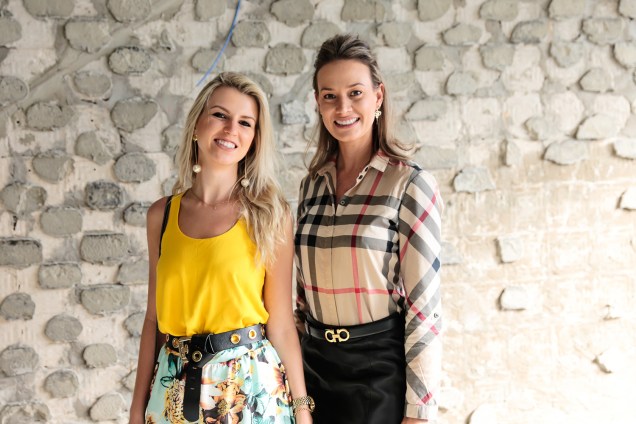 <span>Luciene Decanal e Amanda Krelling</span> <span>Luciene Decanal e Amanda Krelling</span>