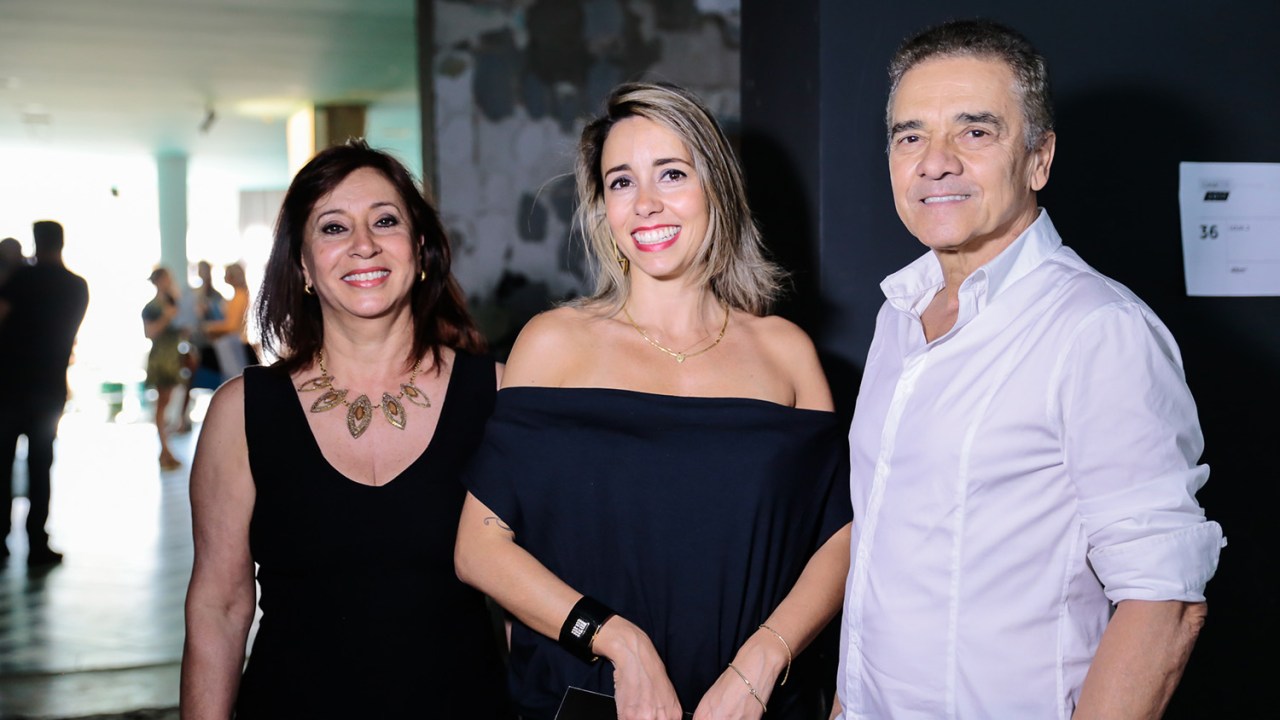 Vera Capaverde, Karina Capaverde e Valdecir Santos©2016_VINIDALLAROSA-1214