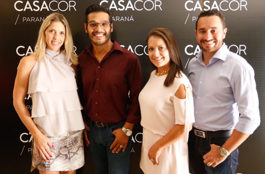 A arquiteta Renata Pisani, Jeferson Leandro (Avex Home) e os arquitetos Gisela Miró e Rafael Carvalho.