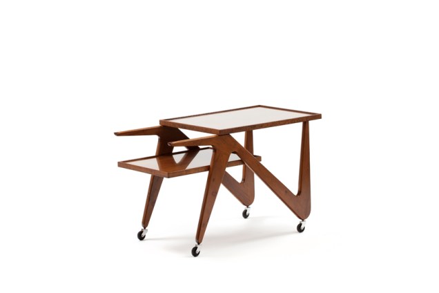 <span>Peças de Lina Bo Bardi reeditadas pela Etel</span> <span>Peças de Lina Bo Bardi reeditadas pela Etel</span>