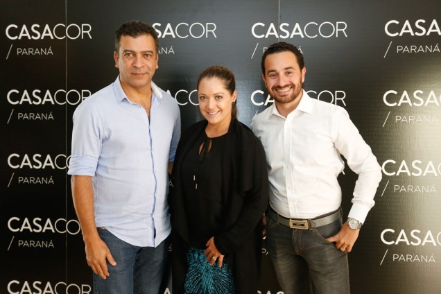 Pedro Ariel e os arquitetos Gisela Miró e Rafael Carvalho Pedro Ariel e os arquitetos Gisela Miró e Rafael Carvalho
