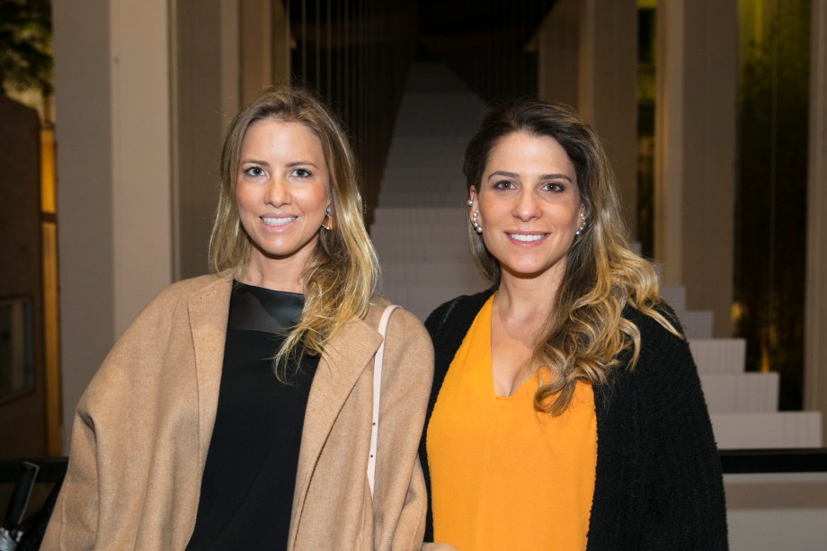 Carolina Oliveira e Adriana Helo