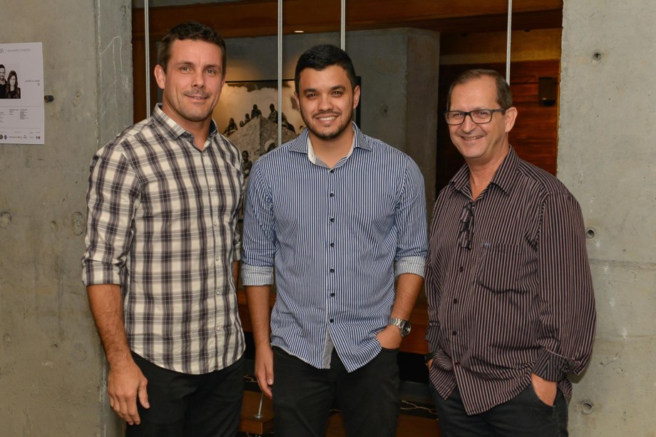 Rodrigo Fontana, Fabrício Bastos e Telmo Catarina