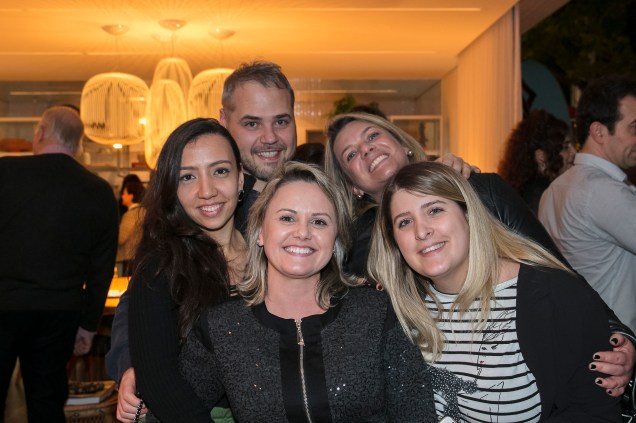 Nathália Candelaria, Alex Colontonio, Giselle Matos, GabrielaPereira e Jéssica Adan Nathália Candelaria, Alex Colontonio, Giselle Matos, GabrielaPereira e Jéssica Adan
