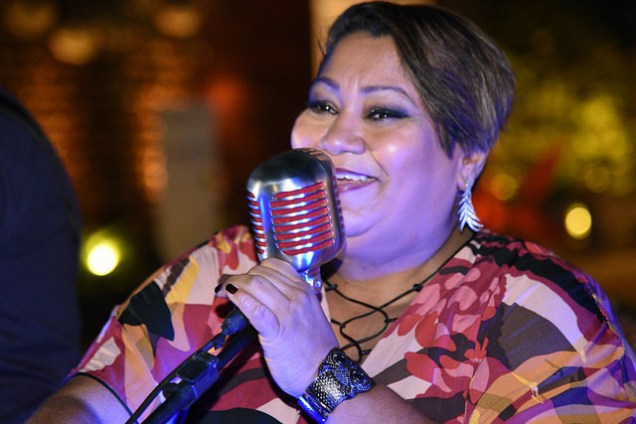 A cantora Carina Duarte A cantora Carina Duarte