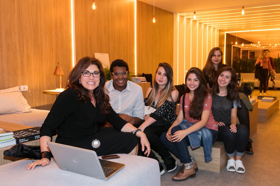 Sandra Dángelo, Bruno Alves, Priscila Psolinoes, Maria Eduarda Secundino, Sarah Araújo e Carolina Povoas