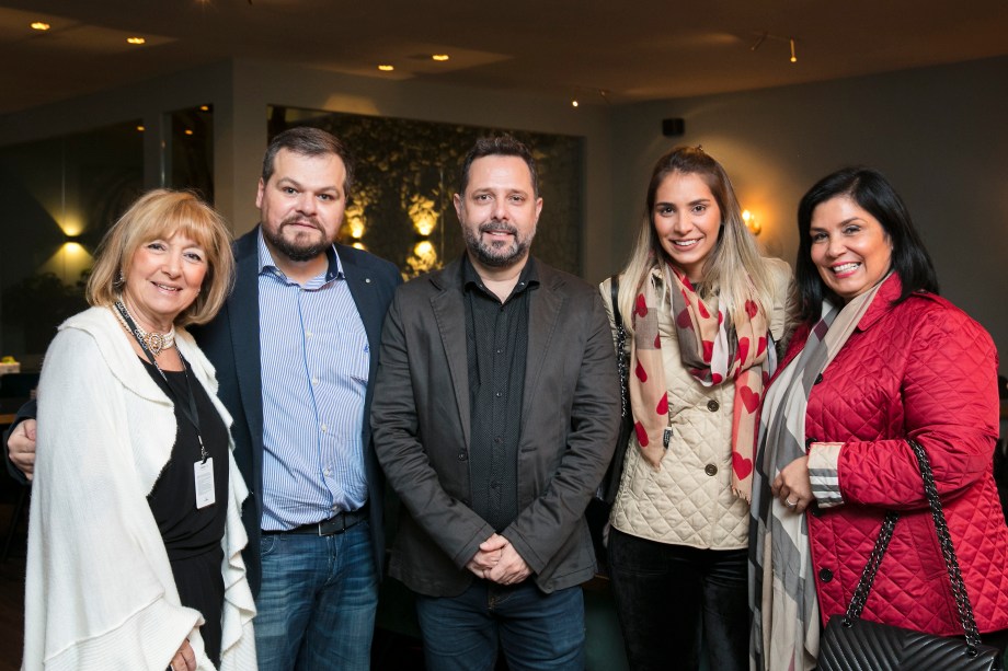 Lucy Amicon, Thiago Luposeli, Marcelo Cassetari, Patricia Hagobian e Fernada Dunelli