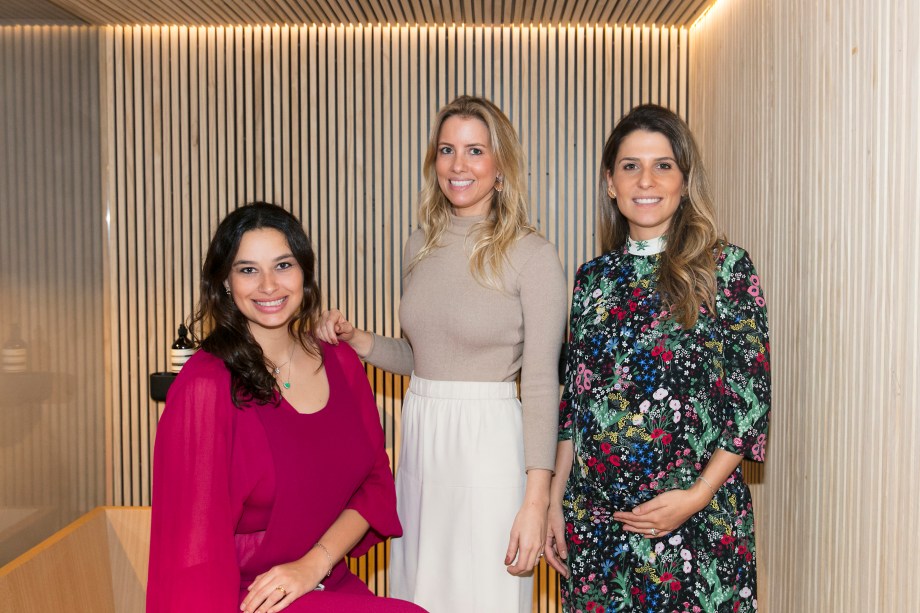 Marina Torre Lobo, Carolina Oliveira e Adriana Helú