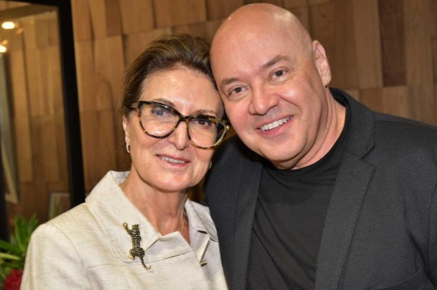 <p style="text-align:start;">Cris Ferraz, Diretora de Relacionamento da CASACOR, ao lado de Gil Cioni</p> <p style="text-align:start;">Cris Ferraz, Diretora de Relacionamento da CASACOR, ao lado de Gil Cioni</p>