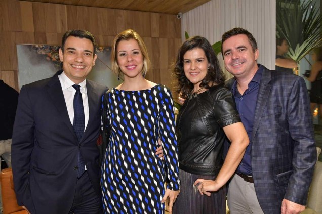 <span>Marcelo Oliveira, Carmen Eijeiro, a design floral Tetê Castanha e Marcio Castanha. </span> <span>Marcelo Oliveira, Carmen Eijeiro, a design floral Tetê Castanha e Marcio Castanha. </span>