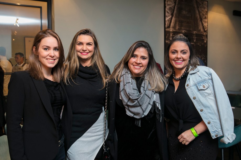 Carolina Palazzo, Alessandra Olivastro, Camila Miranda e Andrea Lenz