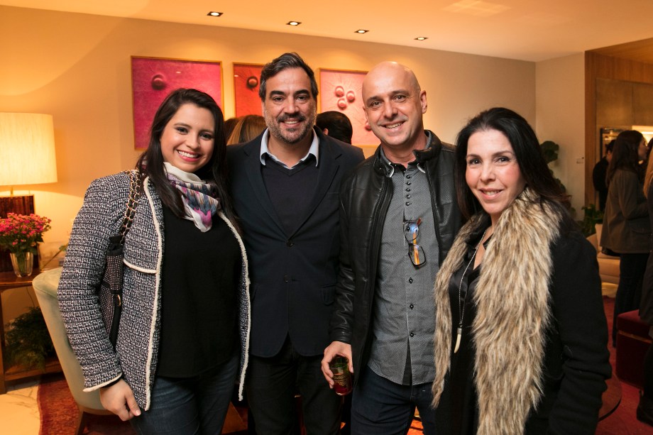 Thalita Ingrid, Cadu Torres, Roberto Shimits e Paola Ribeiro