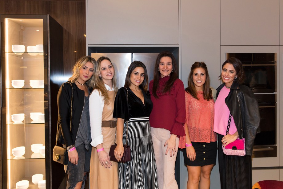 Lais Rasera, Vanessa Martinez, Shine Braga, Patricia Pasquini, Ana Lembo e Tabata Boccatto