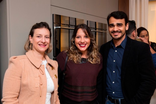 Viviane Mussato, Alessandra Spadaro e Matheus Menezes Viviane Mussato, Alessandra Spadaro e Matheus Menezes