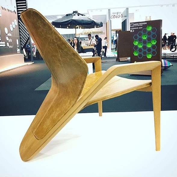 <span><strong>Empório das Cadeiras:</strong> A marca apresenta lançamentos assinados por Guto Indio da Costa (foto), Lattoog, Adolini + Simonini e Tri Design na feira High Design 2017.</span> <span><strong>Empório das Cadeiras:</strong> A marca apresenta lançamentos assinados por Guto Indio da Costa (foto), Lattoog, Adolini + Simonini e Tri Design na feira High Design 2017.</span>