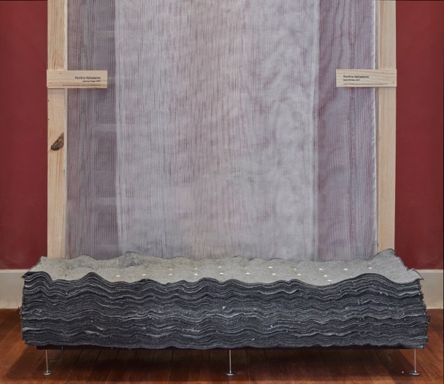 <span>Poltrona Ervilha de Porfírio Valladares</span> <span>Poltrona Ervilha de Porfírio Valladares</span>