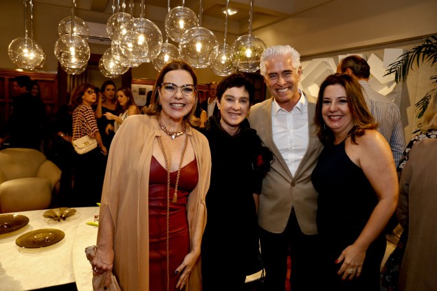 <span>Isabela Coutinho, Livia Pedreira, Romero Duarte e Carla Cavalcanti</span> <span>Isabela Coutinho, Livia Pedreira, Romero Duarte e Carla Cavalcanti</span>