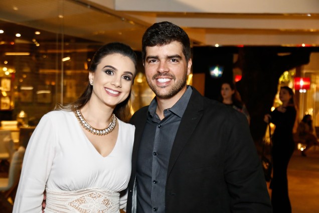 <span>Leonardo Carneiro e Lorena Cabral</span> <span>Leonardo Carneiro e Lorena Cabral</span>