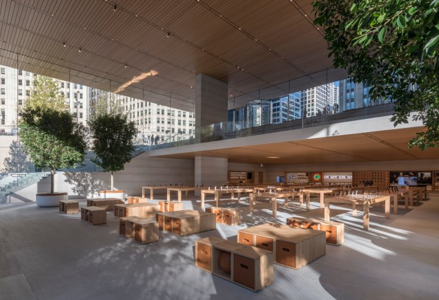 Arquitetura Comercial: Apple Store Michigan Avenue, Chicago / Foster + Partners Arquitetura Comercial: Apple Store Michigan Avenue, Chicago / Foster + Partners