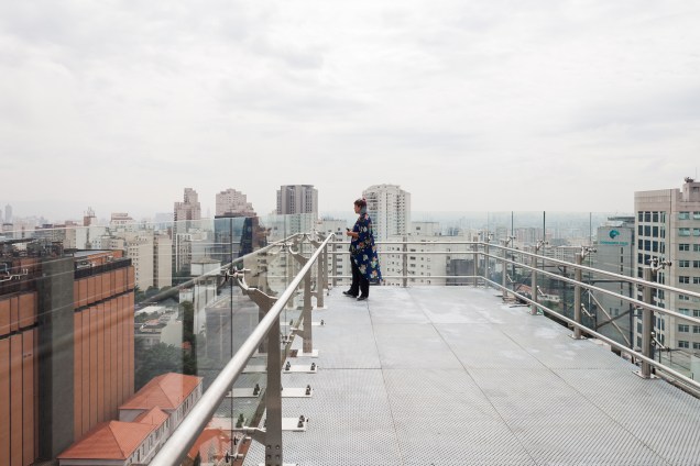 O mirante localizado na cobertura permite a visão 360º da região. O mirante localizado na cobertura permite a visão 360º da região.