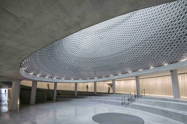 Mount Herzl Memorial Hall: Kimmel Eshkolot Architects in collaboration with Kalush Chechick architects Mount Herzl Memorial Hall: Kimmel Eshkolot Architects in collaboration with Kalush Chechick architects