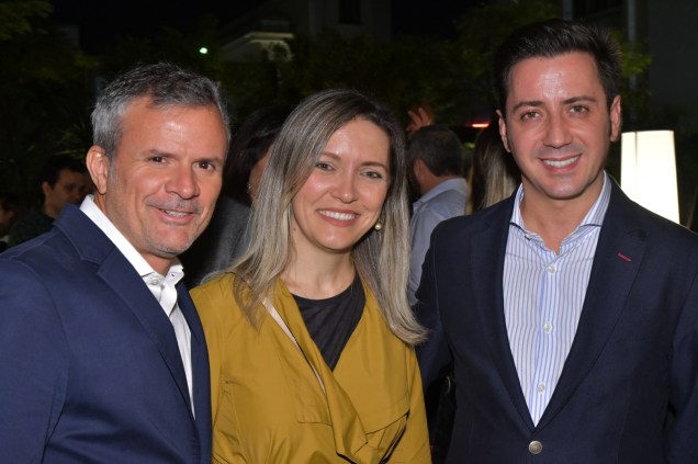 <span>David Benavemte, Elenice Cardoso e Eduardo Cosentino</span> <span>David Benavemte, Elenice Cardoso e Eduardo Cosentino</span>