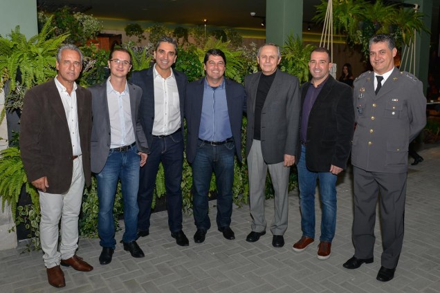 Luiz Bernardo, Luiz Marchiori com autoridades da região Luiz Bernardo, Luiz Marchiori com autoridades da região