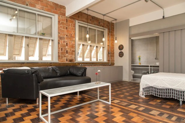 Charmoso Loft no Centro Histórico - Assinado por Silvia Muccillo. Porto Alegre/ Rio Grande do Sul - https://www.airbnb.com.br/rooms/16551302 Charmoso Loft no Centro Histórico - Assinado por Silvia Muccillo. Porto Alegre/ Rio Grande do Sul - https://www.airbnb.com.br/rooms/16551302