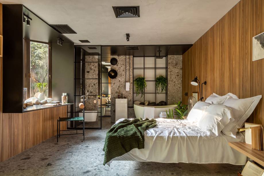 CASACOR Rio de Janeiro 2018. Studio Neo - Monique Pampolha e Hannah Cabral, do Studio MH Arquitetura. As arquitetas abrem mão de alvenarias e apostam na madeira revestindo todo o ambiente. O piso com aparência de caquinhos traz claridade, enquanto os detalhes no tom verde-mint refrescam.