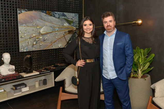 Carolina Zettermann de Almeida e Daniel Medeiros Ghizi no Antropo-Living. Carolina Zettermann de Almeida e Daniel Medeiros Ghizi no Antropo-Living.