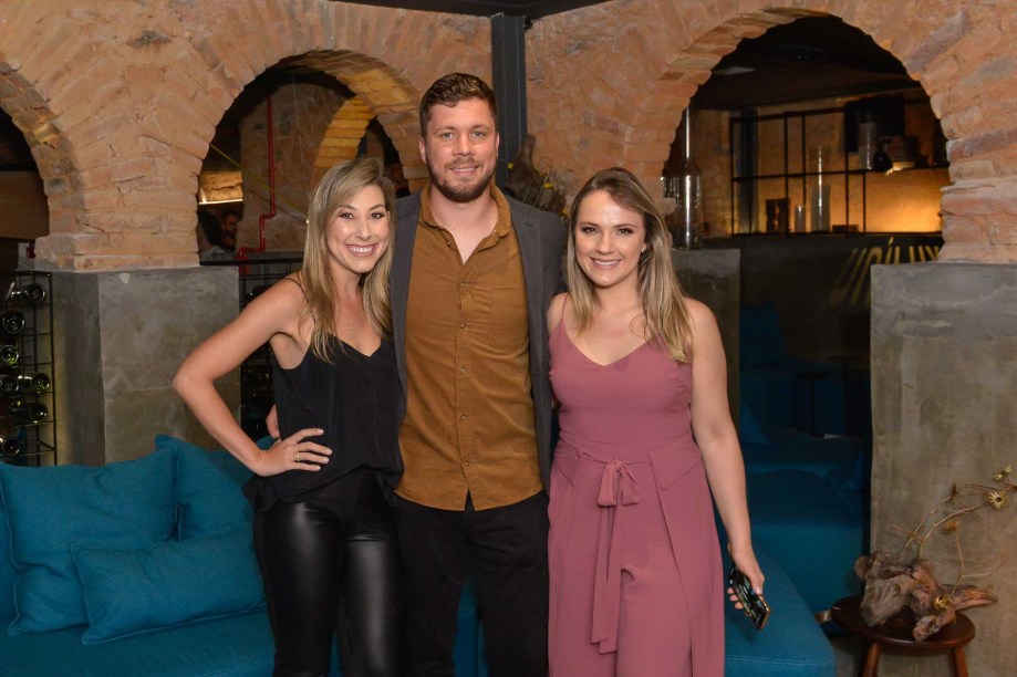 Mariana Maisonnave, Vitor Sadowski e Beatriz Zeglin, criadores do Porão Unilux.