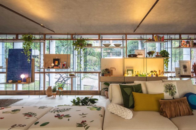 Já Brenda Rolim da Sala de Visitas recebeu o prêmio Ambiente que Melhor Valorizou o Design Cearense. Já Brenda Rolim da Sala de Visitas recebeu o prêmio Ambiente que Melhor Valorizou o Design Cearense.