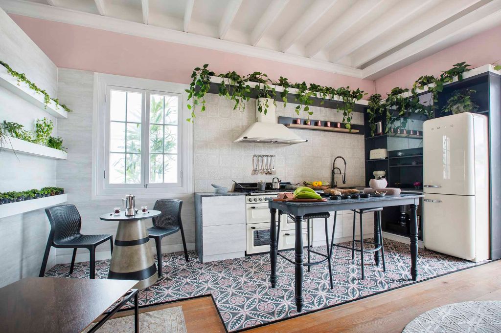 cozinha vintage retrô decoração cozinhas rosa rosé jardim