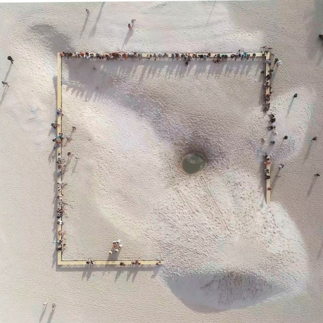 A instalação A Praia e o Tempo, do coletivo gru.a. A instalação A Praia e o Tempo, do coletivo gru.a.