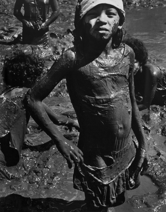 Sem Título da Série as Caranguejeiras (1968-2002) - Maureen Bisilliat<div id="gtx-trans" style="position:absolute;left:-29px;top:38px;"><div class="gtx-trans-icon"></div></div> Sem Título da Série as Caranguejeiras (1968-2002) - Maureen Bisilliat<div id="gtx-trans" style="position:absolute;left:-29px;top:38px;"><div class="gtx-trans-icon"></div></div>