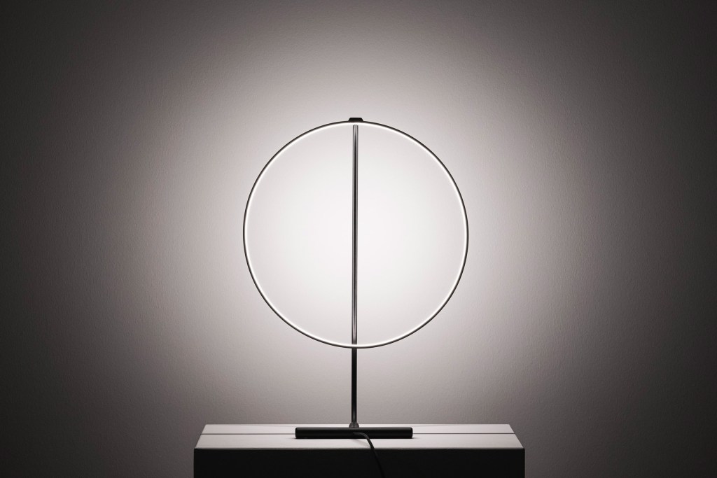 poise-lamp-robert-dubi-lighting-design-_dezeen_2364_col_7