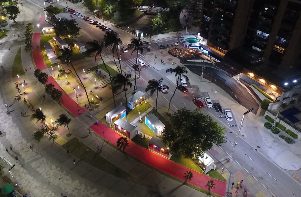 DroneBX2 3 Foto tirada por um Drone. É possível observar a exposição da Janelas CASACOR Ceará abaixo.