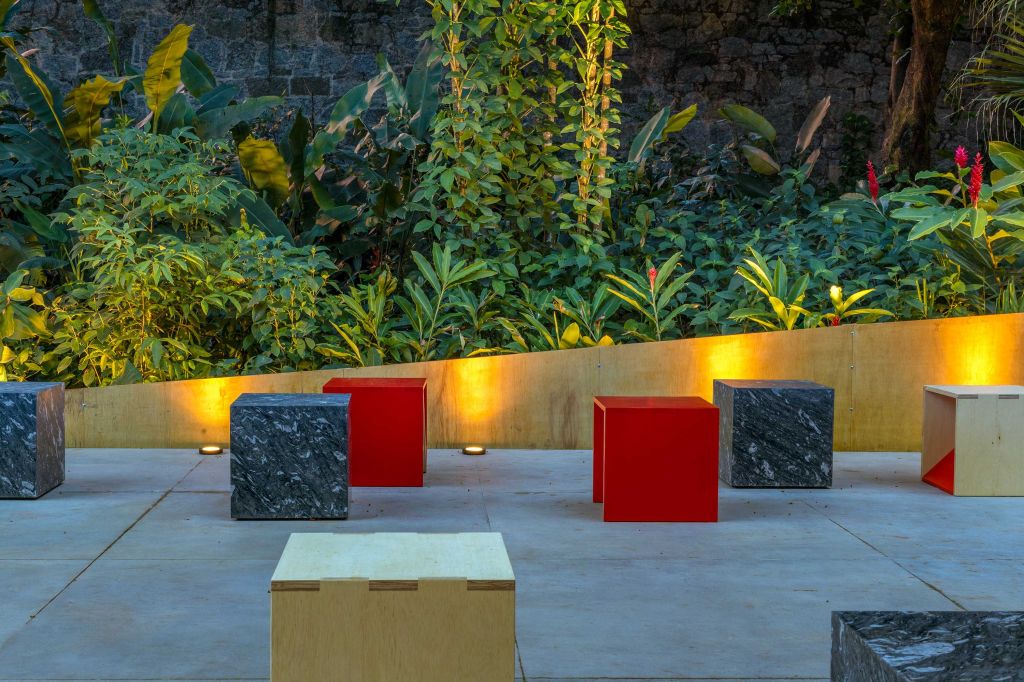 casacor rio de janeiro 2021 rj ambientes decoração arquitetura mostras ivan rezende patio escultura