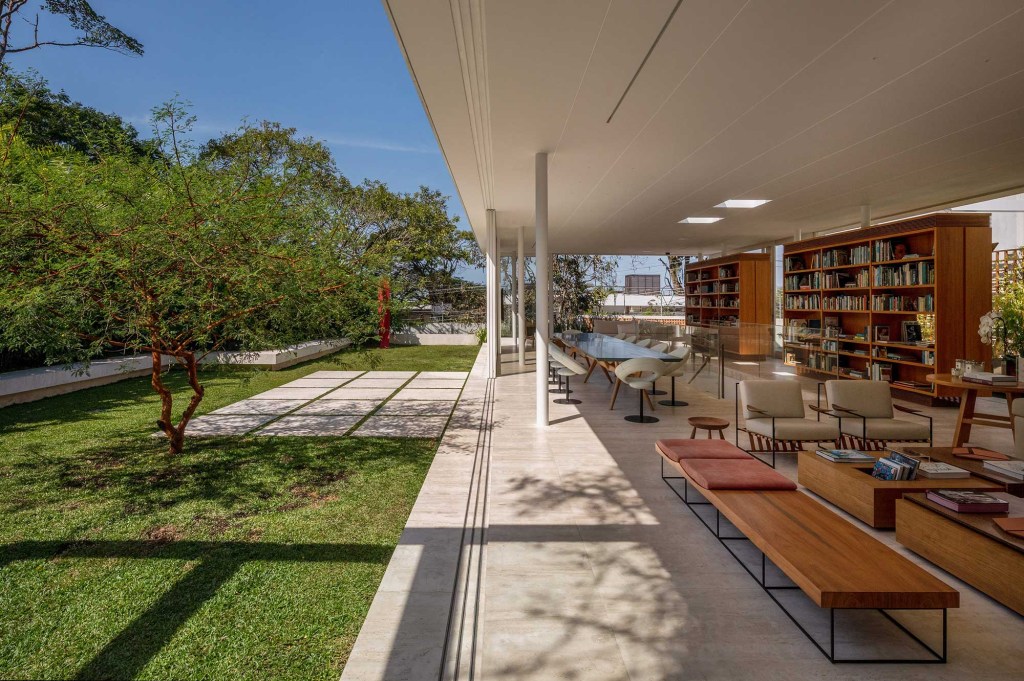 anexo casa dos livros lia siqueira casacor rio de janeiro rj biblioteca jardim decoração elenco profissionais livro livros