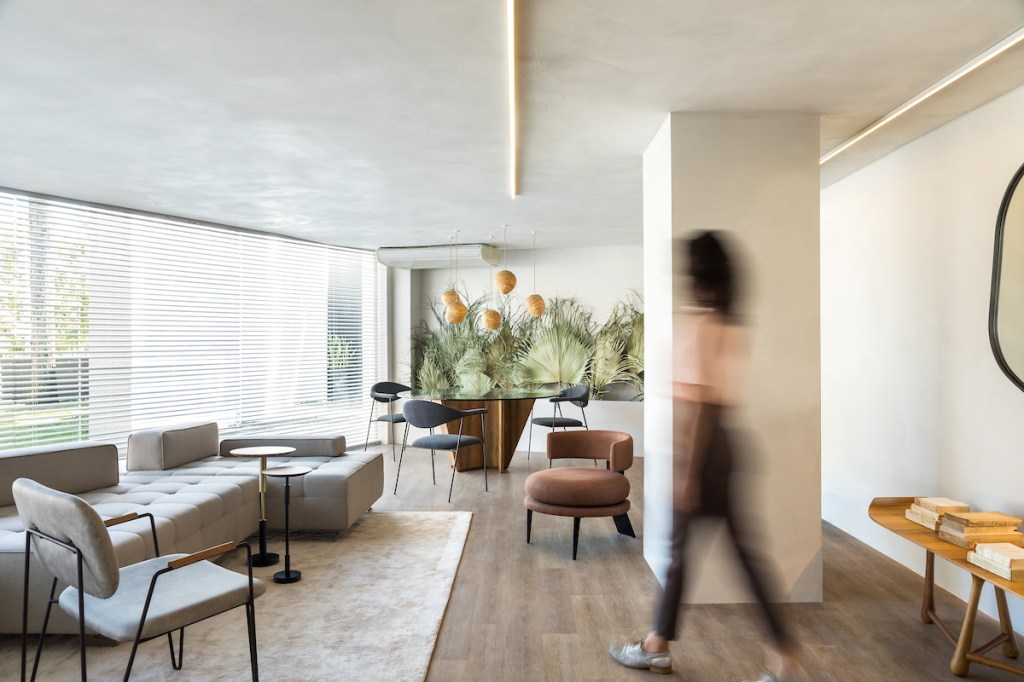 apartamento Mon 5 Apartamento pequeno; inspiração; ideias; tons terrosos; tons neutros; minimalismo; decoração de apartamento pequeno