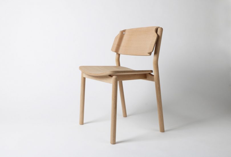 neera-chair-silvia-barile-8-810×552 Cadeira Neera- pensada justamente para o home office