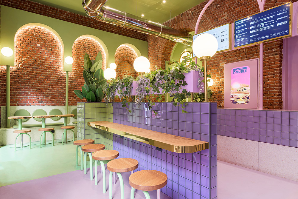 MASQUESPACIO-BUN-MILANO-BLIGNY-GREGORY-ABBATEDSC_8006 Restaurante em Milão mescla verde, roxo e tijolos na decoração