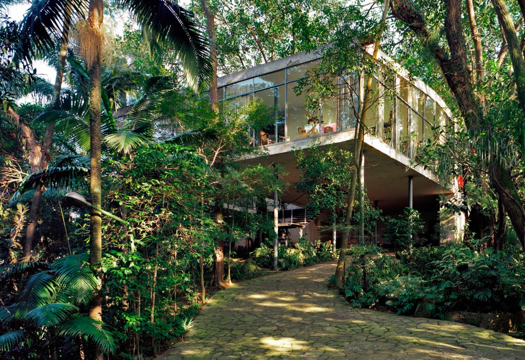 IslBG casa de vidro lina bo bardi localizada no Morumbi em São Paulo