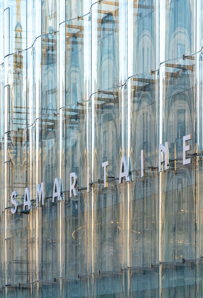 © Simon Garcia | arqfoto.com La Samaritaine, Paris, reabertura, escritório SANAA, vidro ondulado