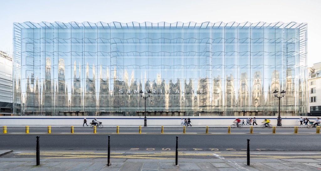 © Simon Garcia | arqfoto.com La Samaritaine, Paris, reabertura, escritório SANAA, vidro ondulado