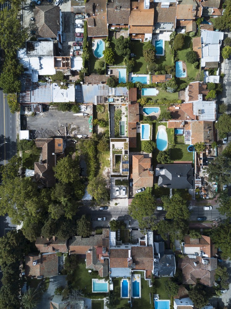 Casa sustentável possui jardins em todos os andares casa arquitetura sustentabilidade sustentavel