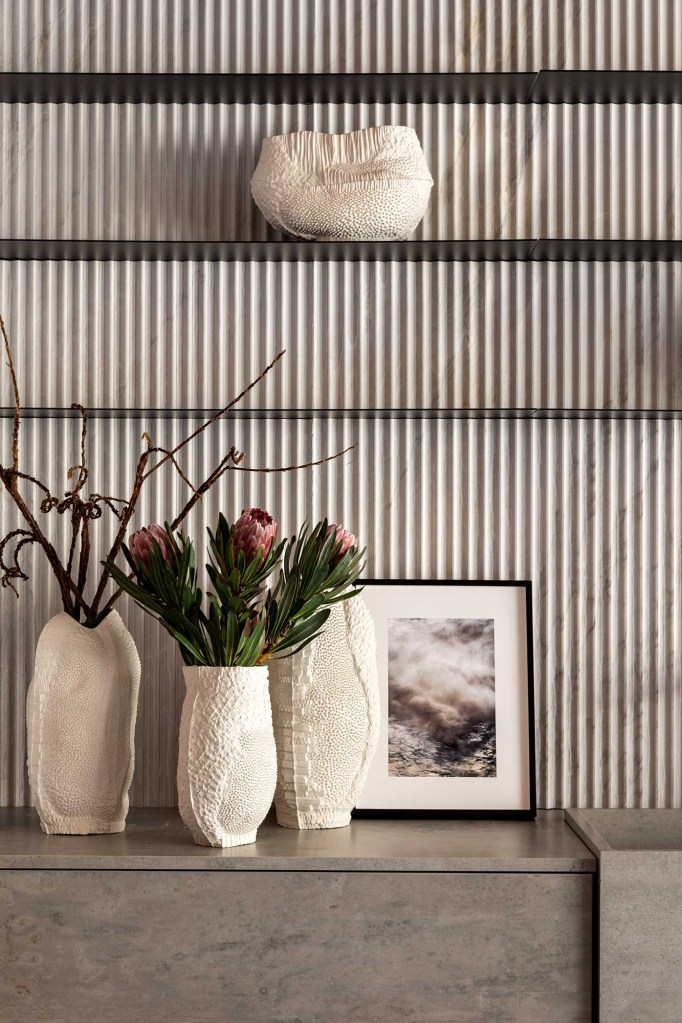 consuelo-jorge-casacor-sao-paulo-2019-vaso-porcelana vaso de porcelana consuelo jorge casacor sao paulo 2019 loft refúgio