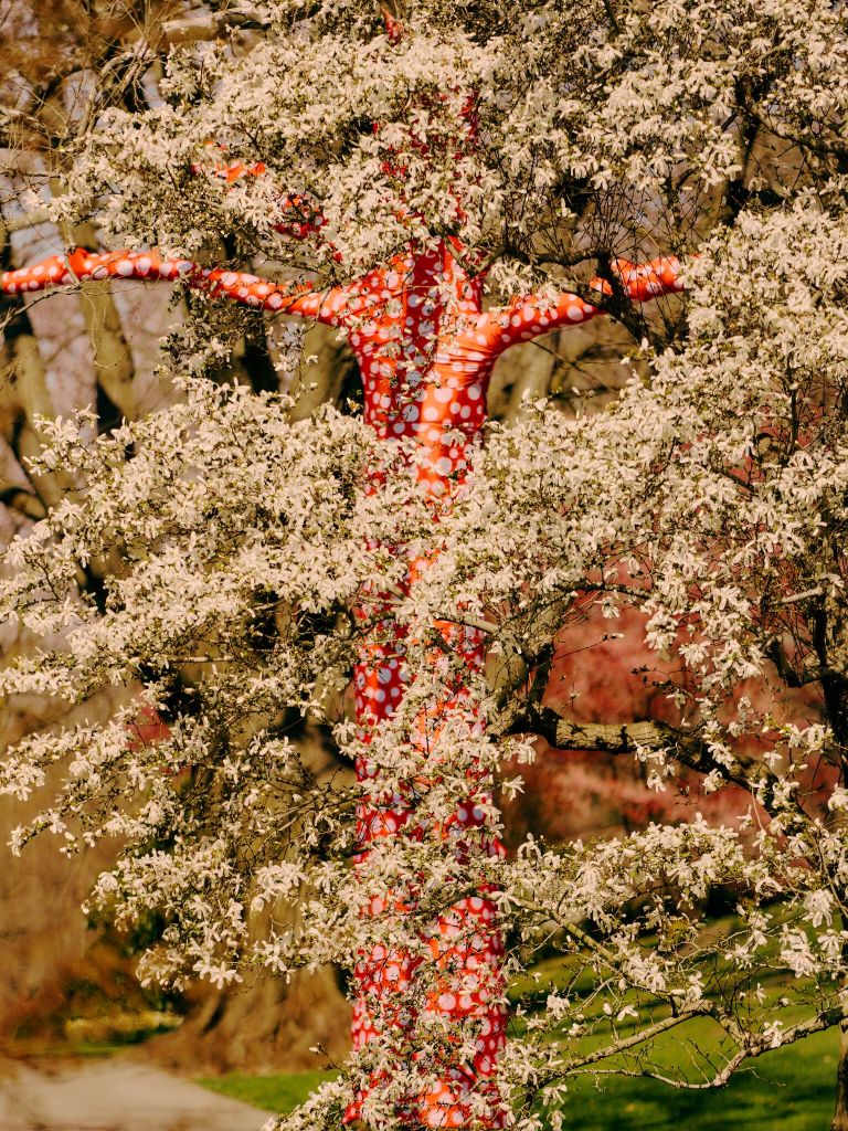 Yayoi Kusama expõe sua arte pop e conceitual em NY