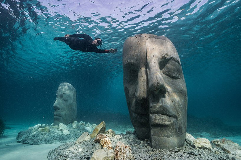 museu subaquatico debaixo d'água mar mediterrâneo jason decaires mergulho arte escultura frança