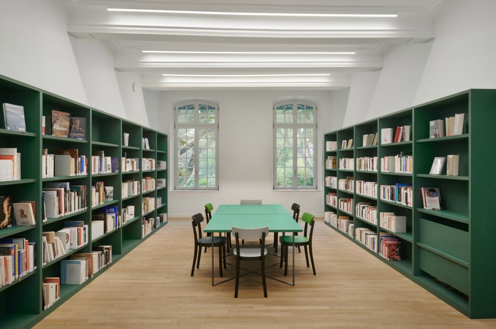 paleta de cores em verde e branco biblioteca francesa